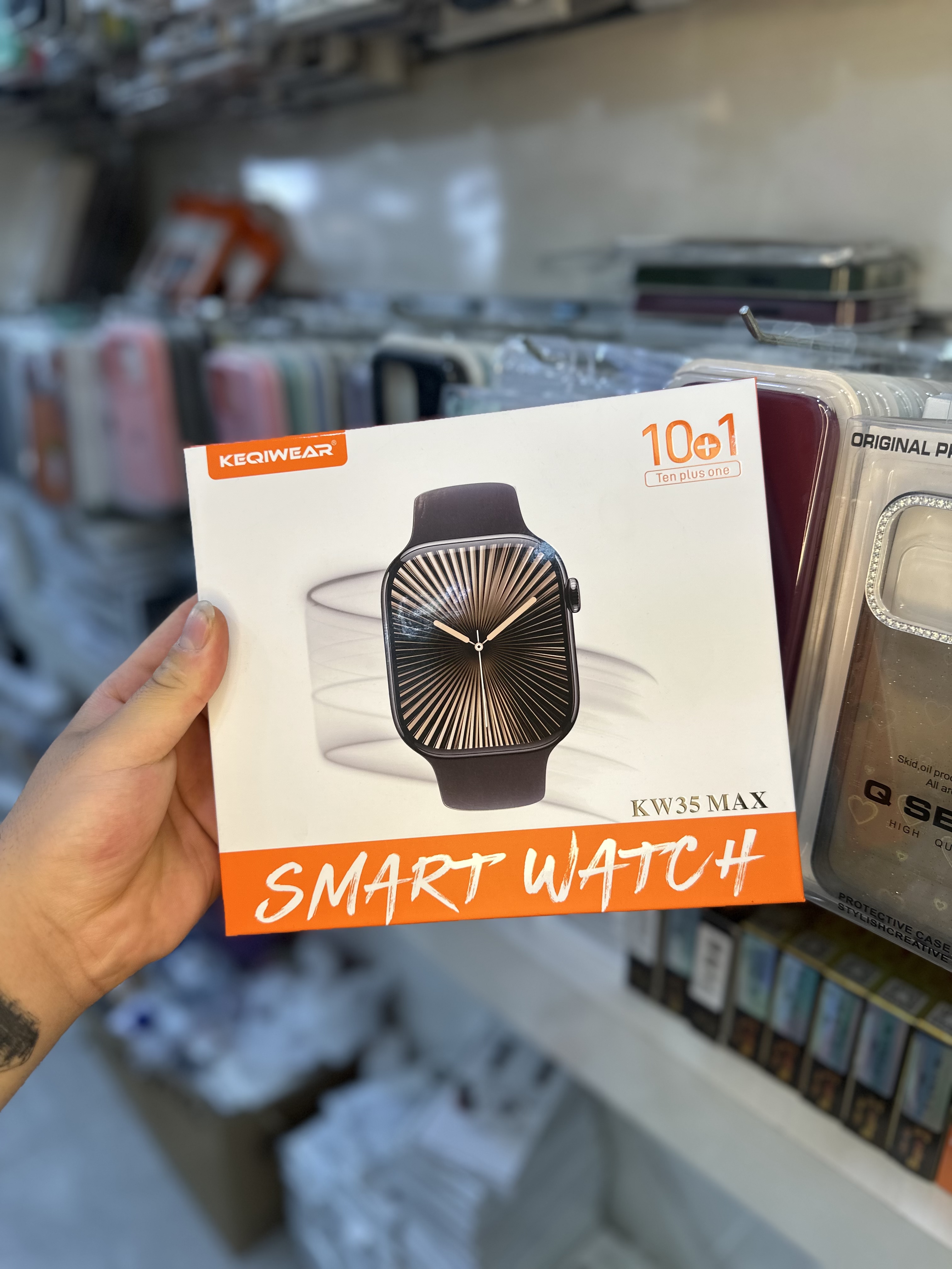 ساعت هوشمند KW35 MAX KEQIWEAR  با ۱۰ بند سیلیکون