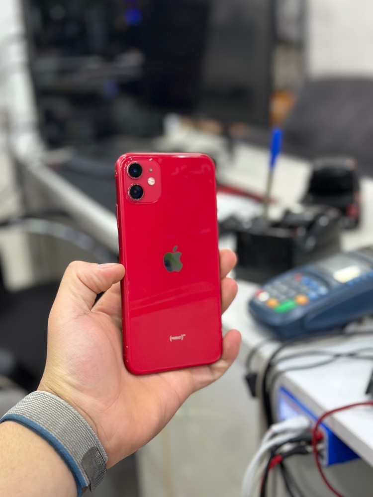 گوشی آیفون 11 نرمال حافظه 128 گیگ کارکرده دوسیم کارت ریجستر شده